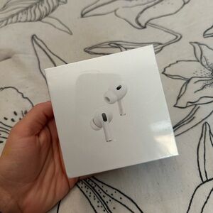 Apple AirPods 2nd Gen